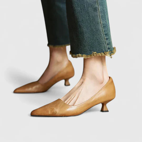 Julia | Damen Klassische Pumps mit spitzer Zehenpartie und niedrigem Absatz